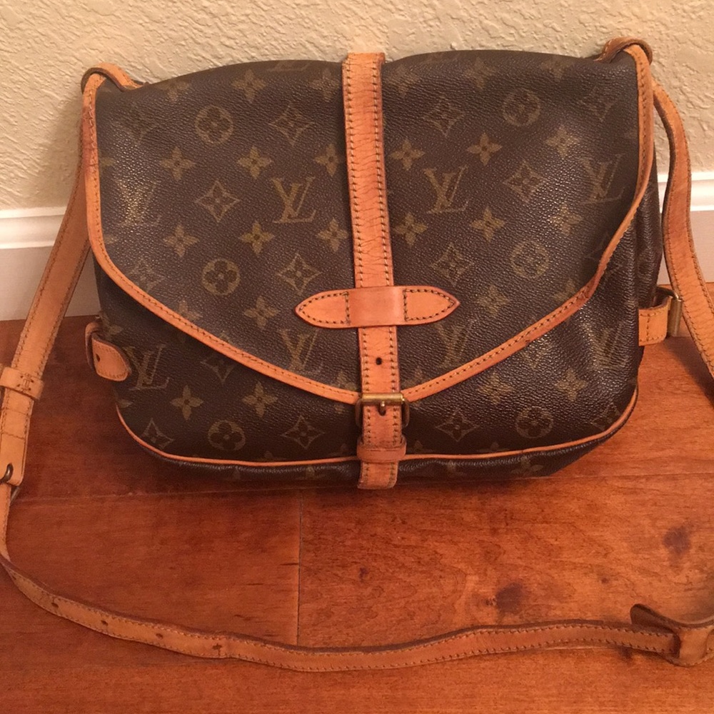 Louis Vuitton Saumur 30